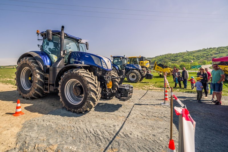 AGROTEC New Holland den otevřených dveří svezení s traktorem