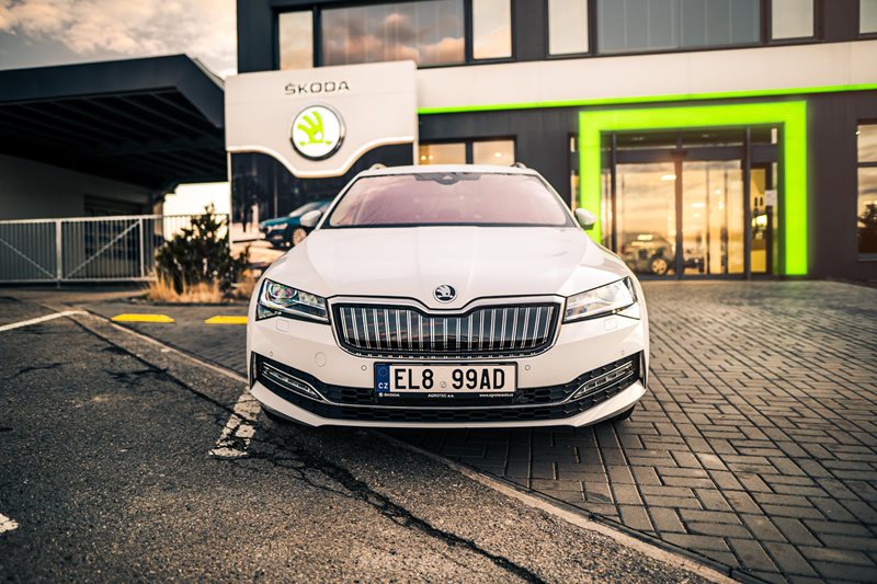 Dny elektrických a hybridních vozidel na zkoušku v Hustopečích.